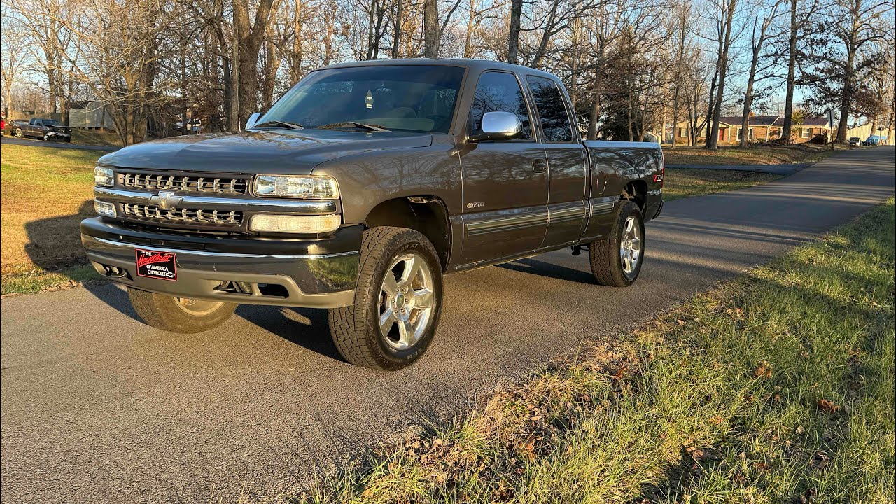 Выхлопная система BTR Truck Norris и Corsa заставляет этот Silverado звучать как Corvette!
