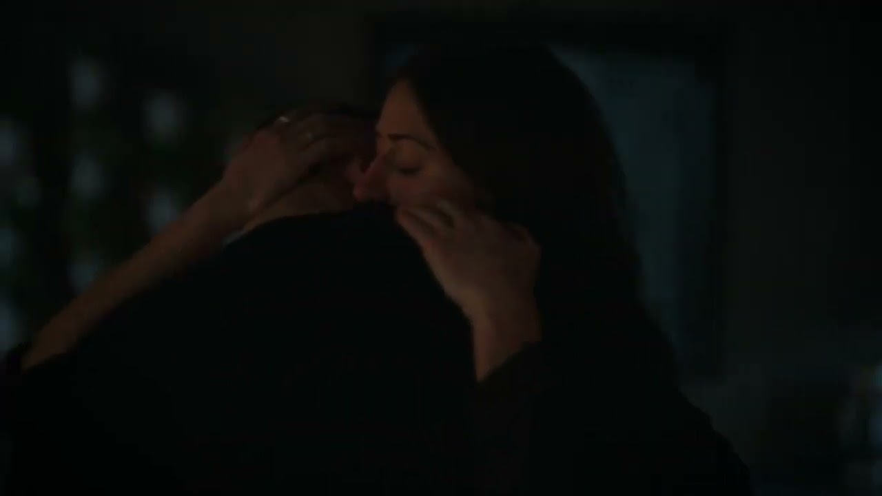In the Dark 4x03 / Kissing Scene &mdash; Murphy and Max (Perry Mattfeld and Casey Deidrick)