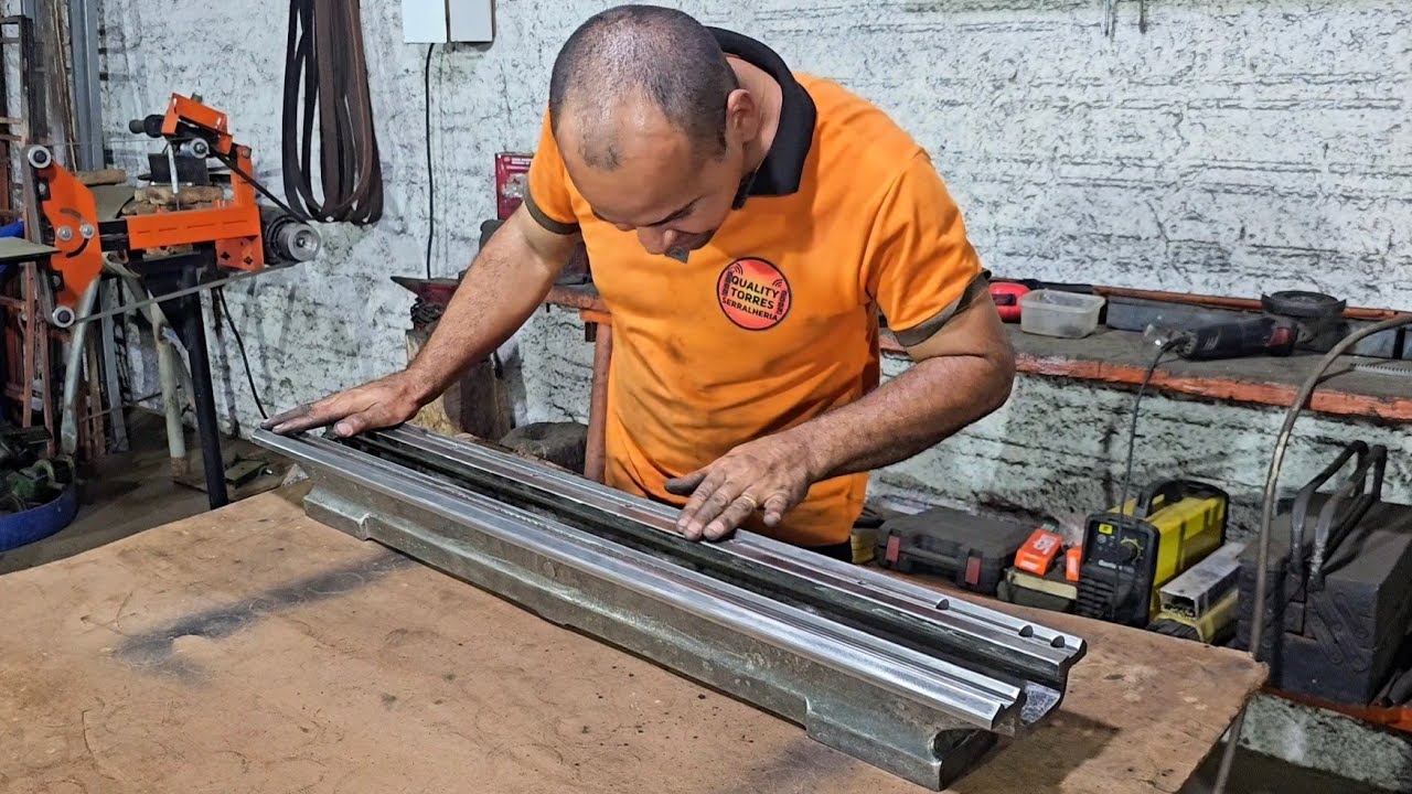 Preparando o barramento do torno para pintura (episódio 11).