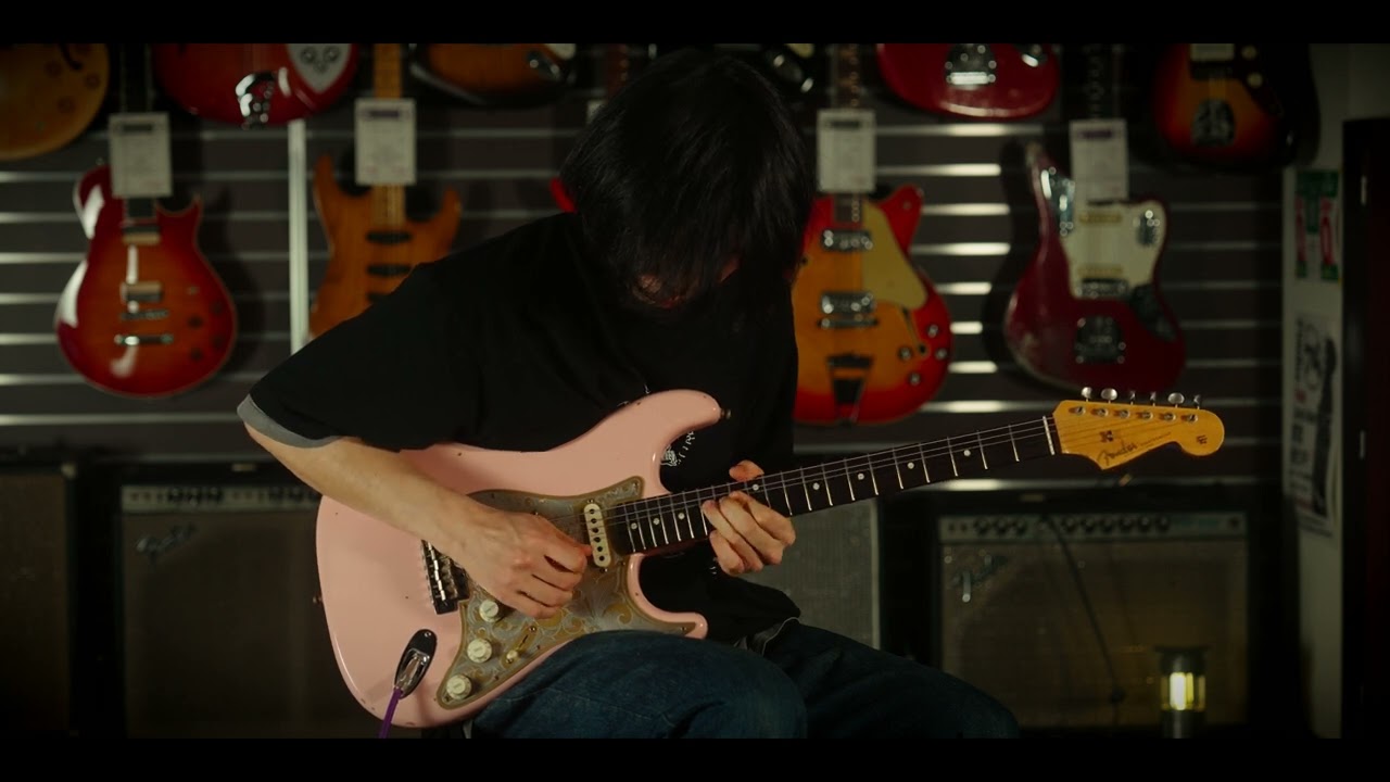 FENDER CUSTOM SHOP Limited Edition Tyler Bryant “Pinky” Stratocaster Relic/Aged Shell Pink