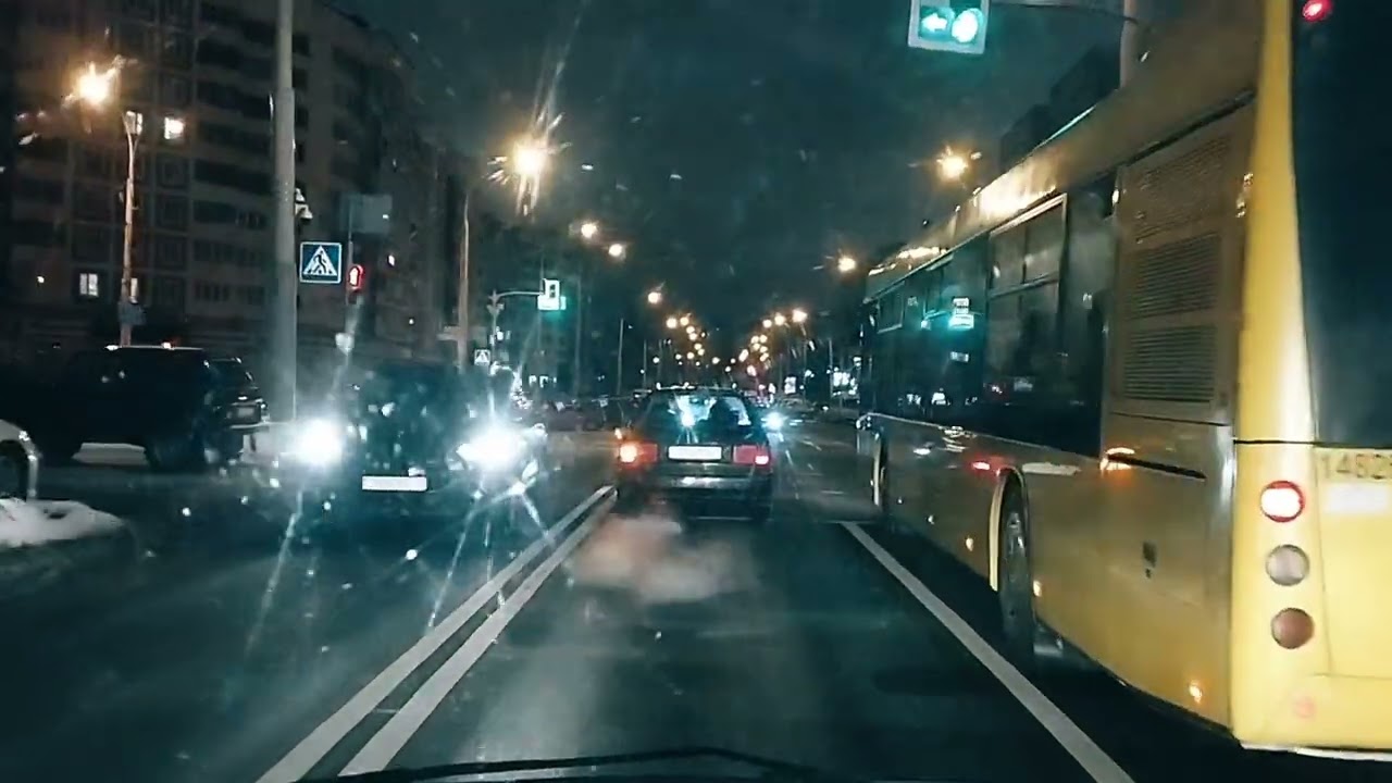Утро.Подобрала подругу, устроив пробку.