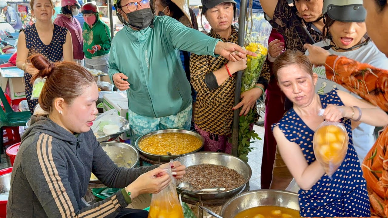 Cảnh Chen Nhau Mua Chè Ngày Rằm | Những Con Đường Nha Trang 