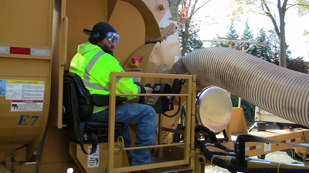 New Leaf Collection Equipment Increases Operator Safety