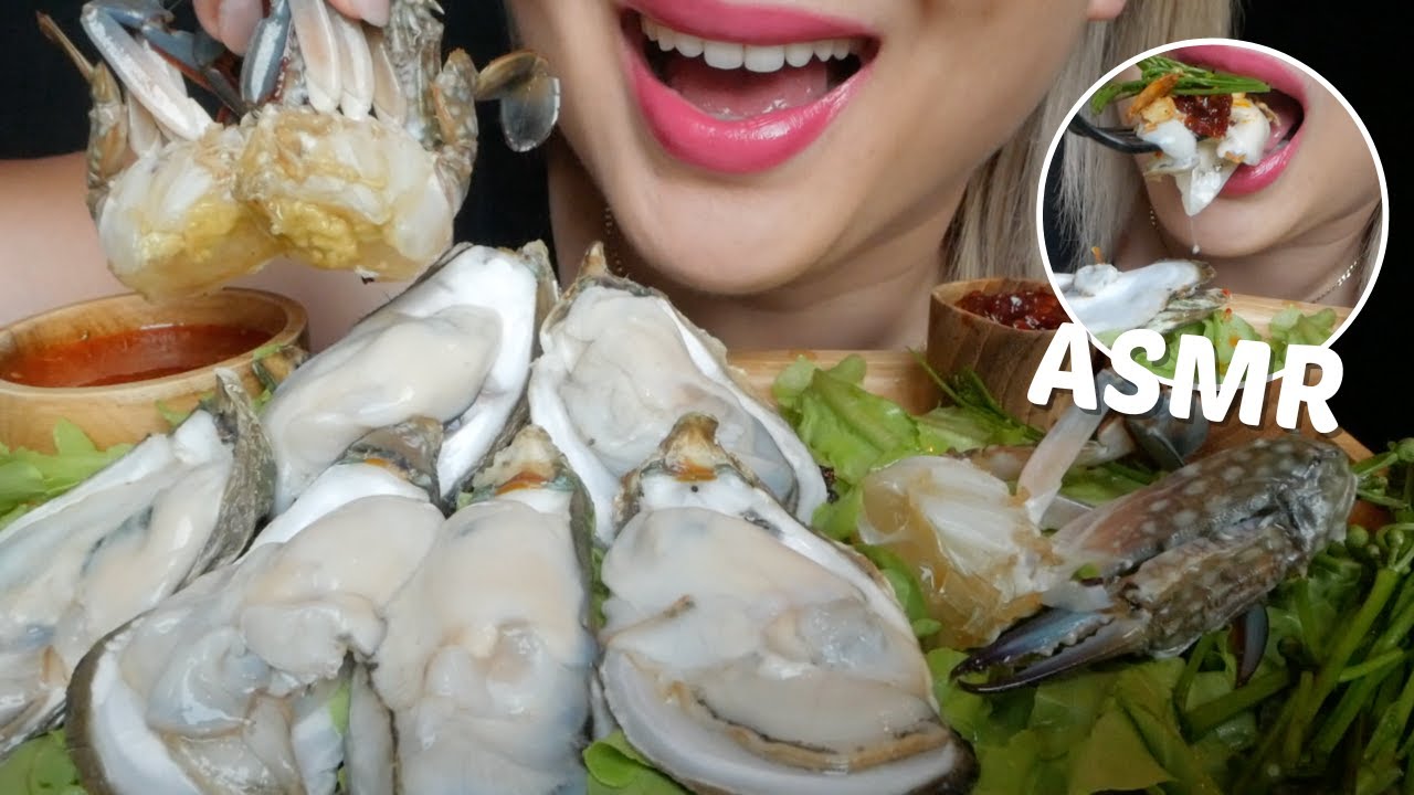 RAW BLUE CRAB With Fresh XL Oyster *Relaxing Eating Sounds | N.E Lets Eat