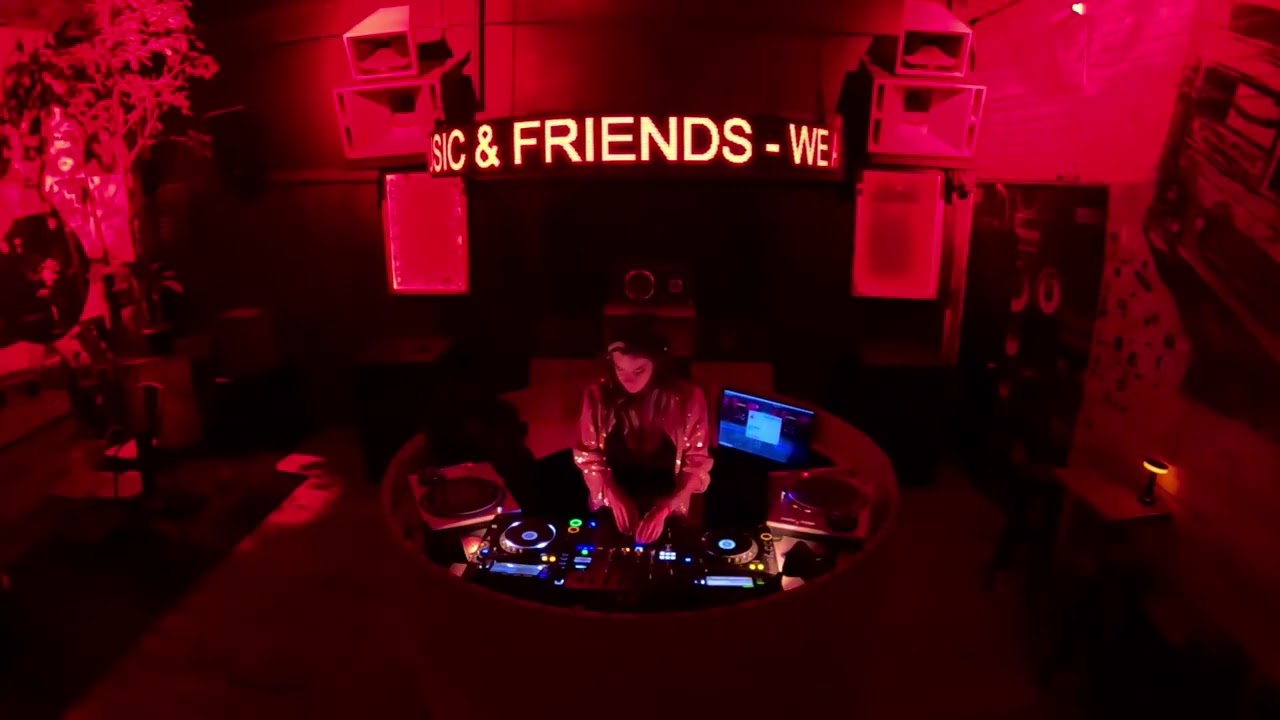 LIA VOX &mdash; Live DJ Set at Mad Radio Bogot&aacute; | HOUSE |