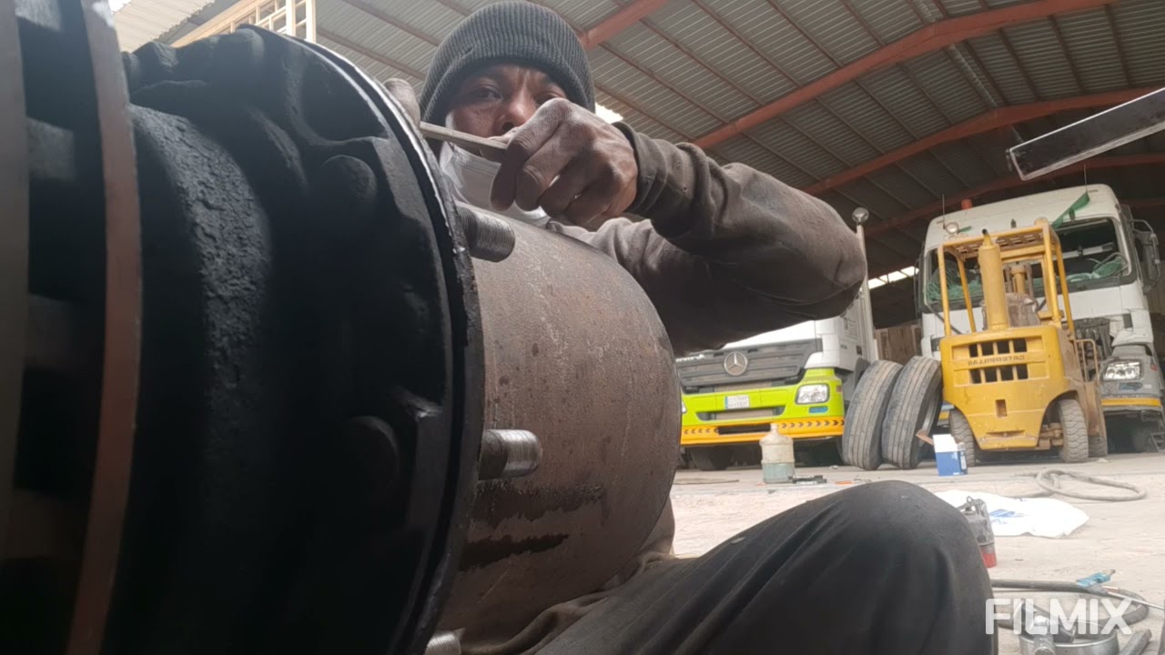 replacing oilseal of diffirencial hub..