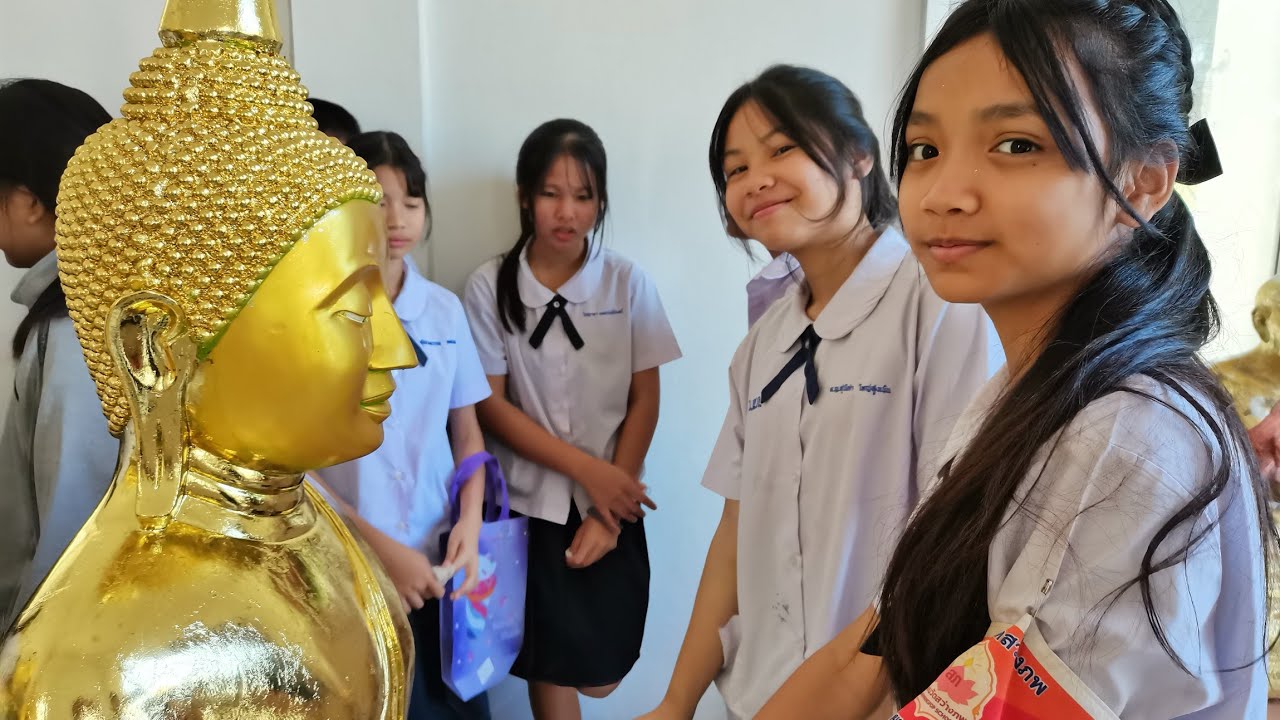 👶เด็กซ่อมพระ👶วัดสว่างภพ👏  5 👐ครูพานักเรียนมาปิดทอง