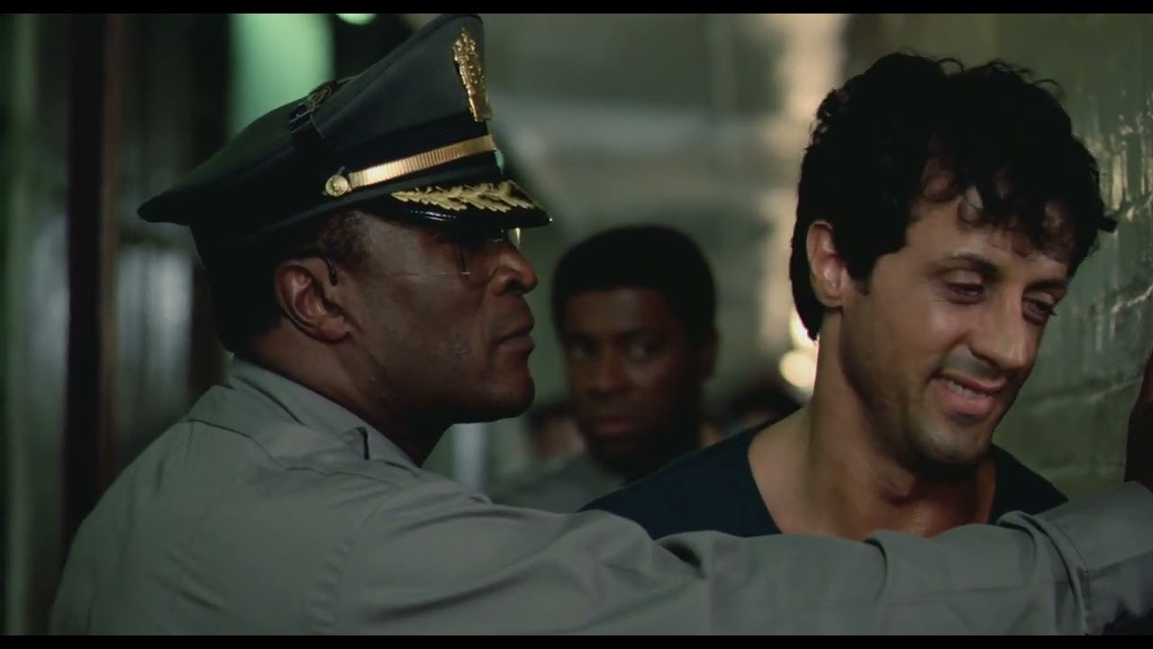 Fin de cellule d'isolement pour Stallone dans Haute S&eacute;curit&eacute; (1988)