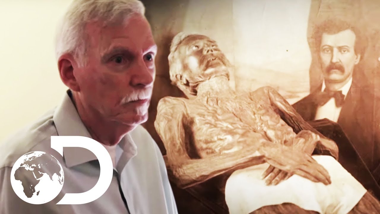 Does This Human Remains Collector Own The Mummy Of John Wilkes Booth? | Mummies Unwrapped