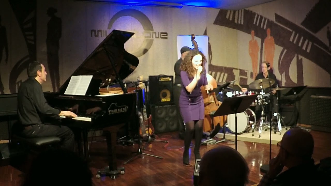 Rachele Amore nel suo brano &ldquo;Circo&rdquo; alla finale cantanti 2023 del Bettinardi