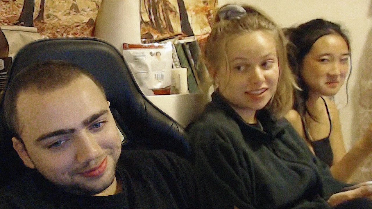 9000 viewers roast my girlfriend's best friends