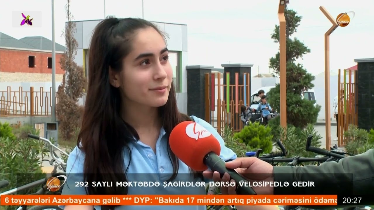 292 saylı məktəbin  şagirdləri məktəbə  velosipedlə gedir