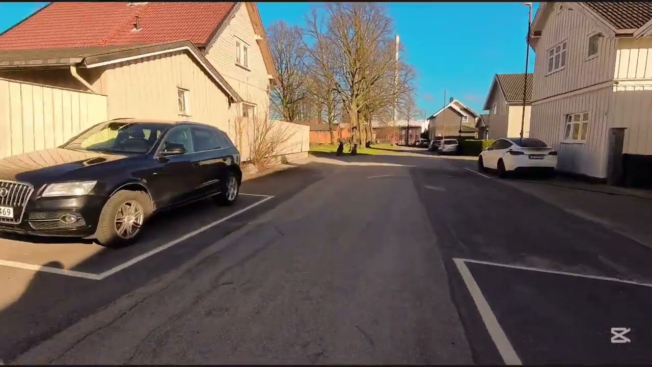 Turen går gjennom Kulåsparken og ned til sentrum av Sarpsborg 🛴