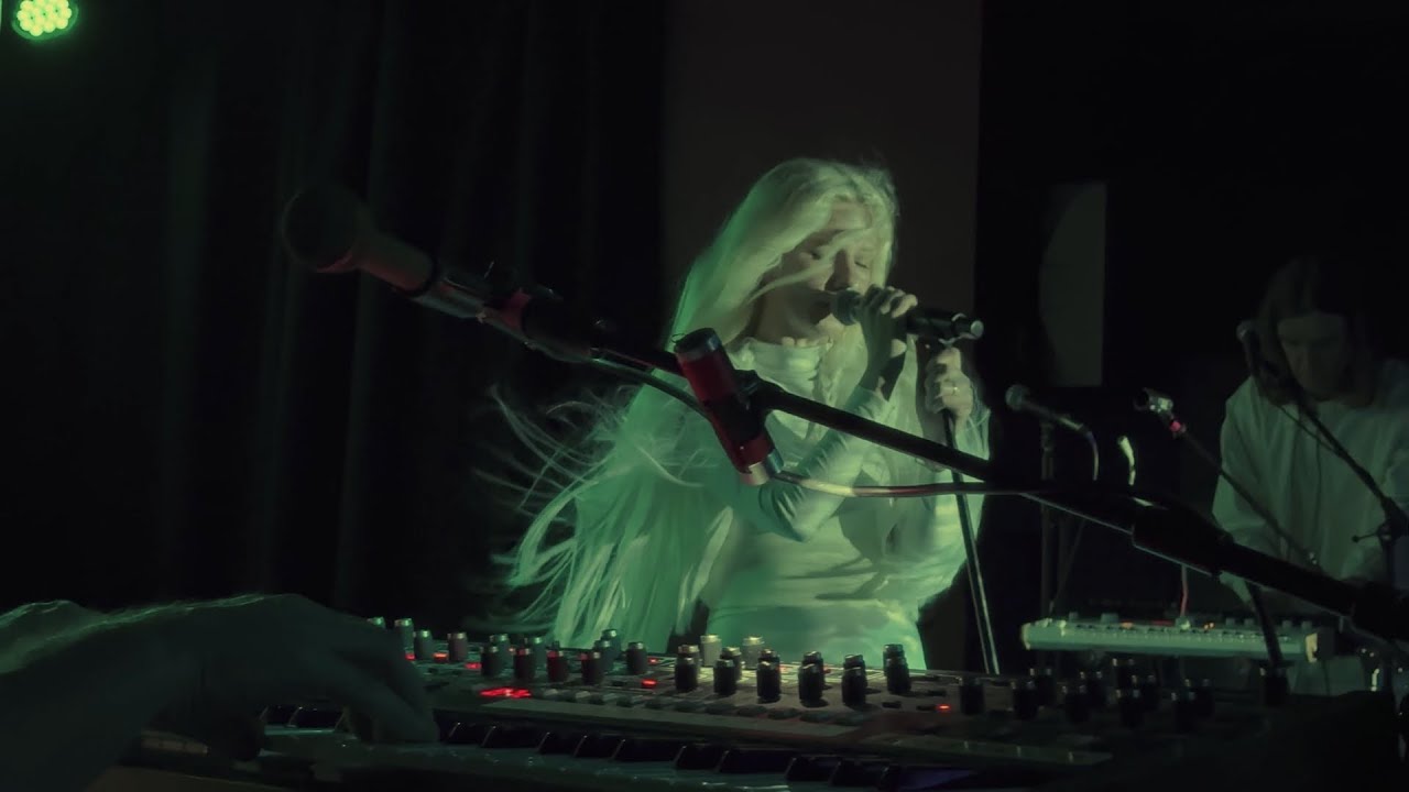 ionnalee iamamiwhoami live 2024 tour (live at THE BELASCO, LOS ANGELES, CA) - CYE/BLUND tour
