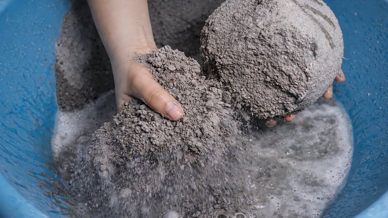 Gritty sand cement Oddlysatisfying 😌 relaxing 🎶 crumbling dry and water amazing soft crisp 👌 