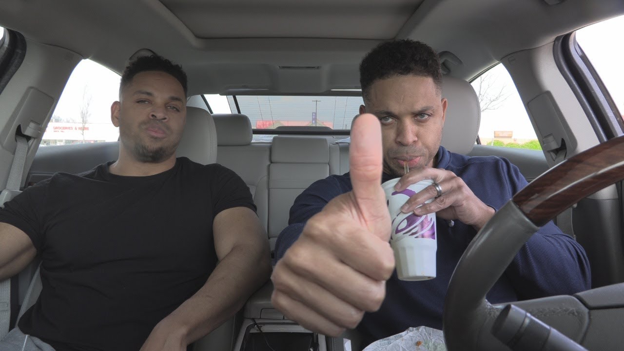 Ем буррито TACO Bell Beefy Fritos® за 1 доллар в Hodgetwins