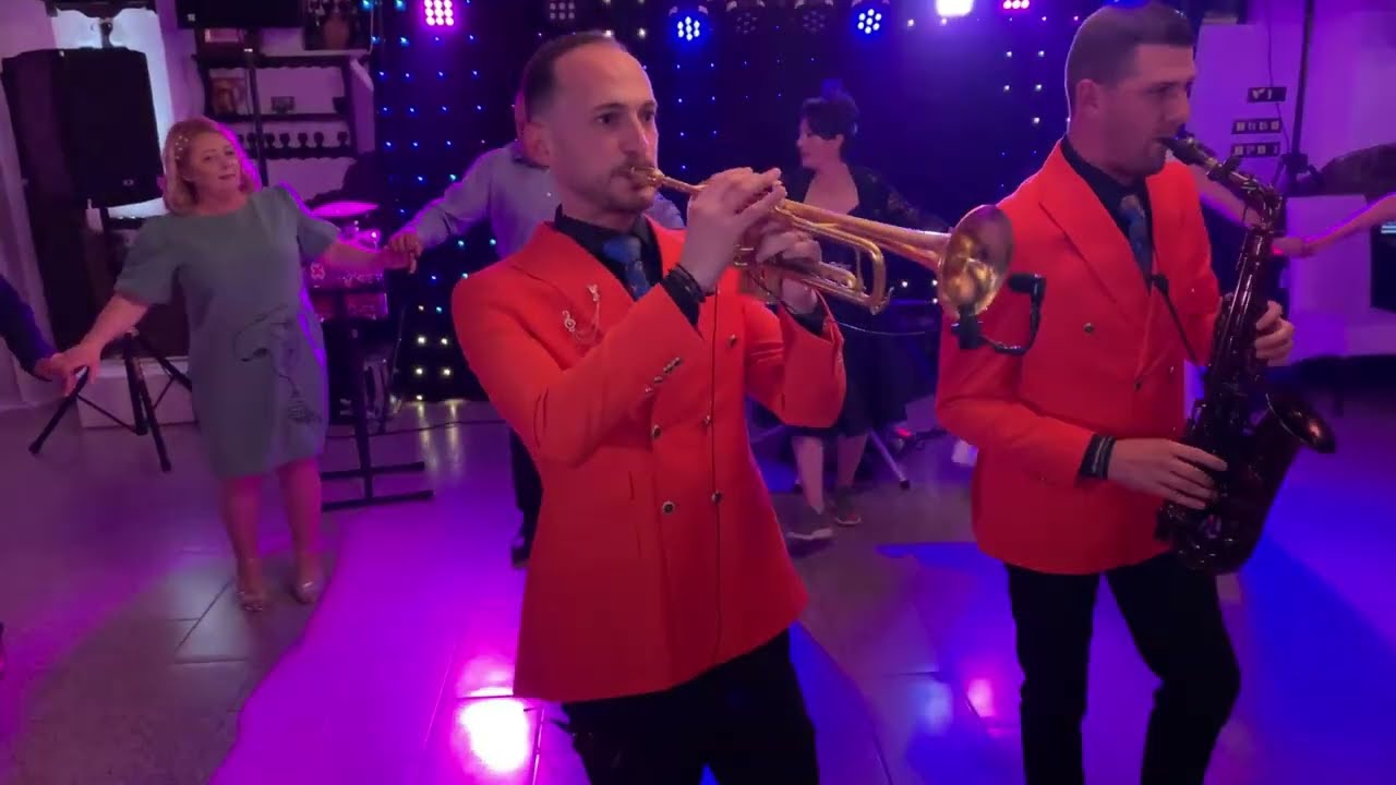 Colaj batute Moldovenesti -  Formatia Est Music (Nunta in Bucovina) 100% live