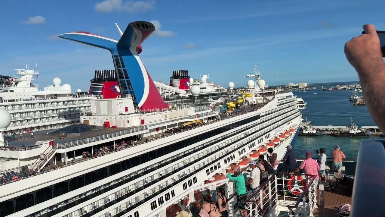 6 Cruise ships today in port of Bahamas and we are leaving from busy port!