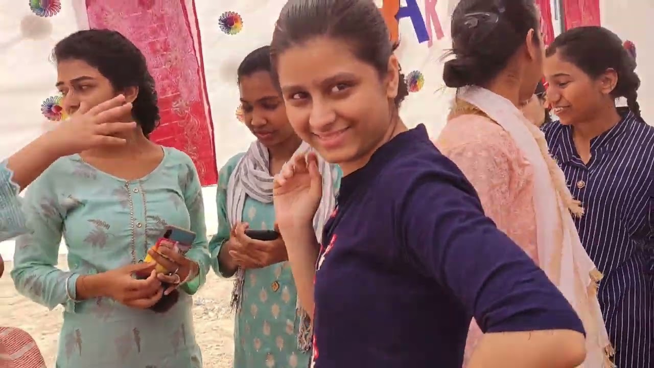 We girls enjoying Holi in MDBASMC Deoria😍 #medicalcollege #vlogs #mbbs #holi #holispecial #vlogger 😍