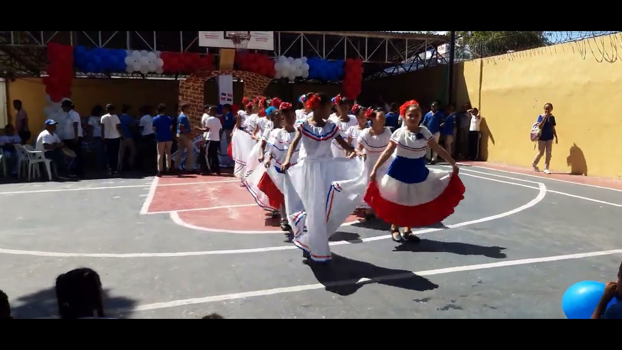 nuestro cuerpo de baile de la escuela Los Mameyes Fe y Alegría, conmemorando el natalicio Sánchez.