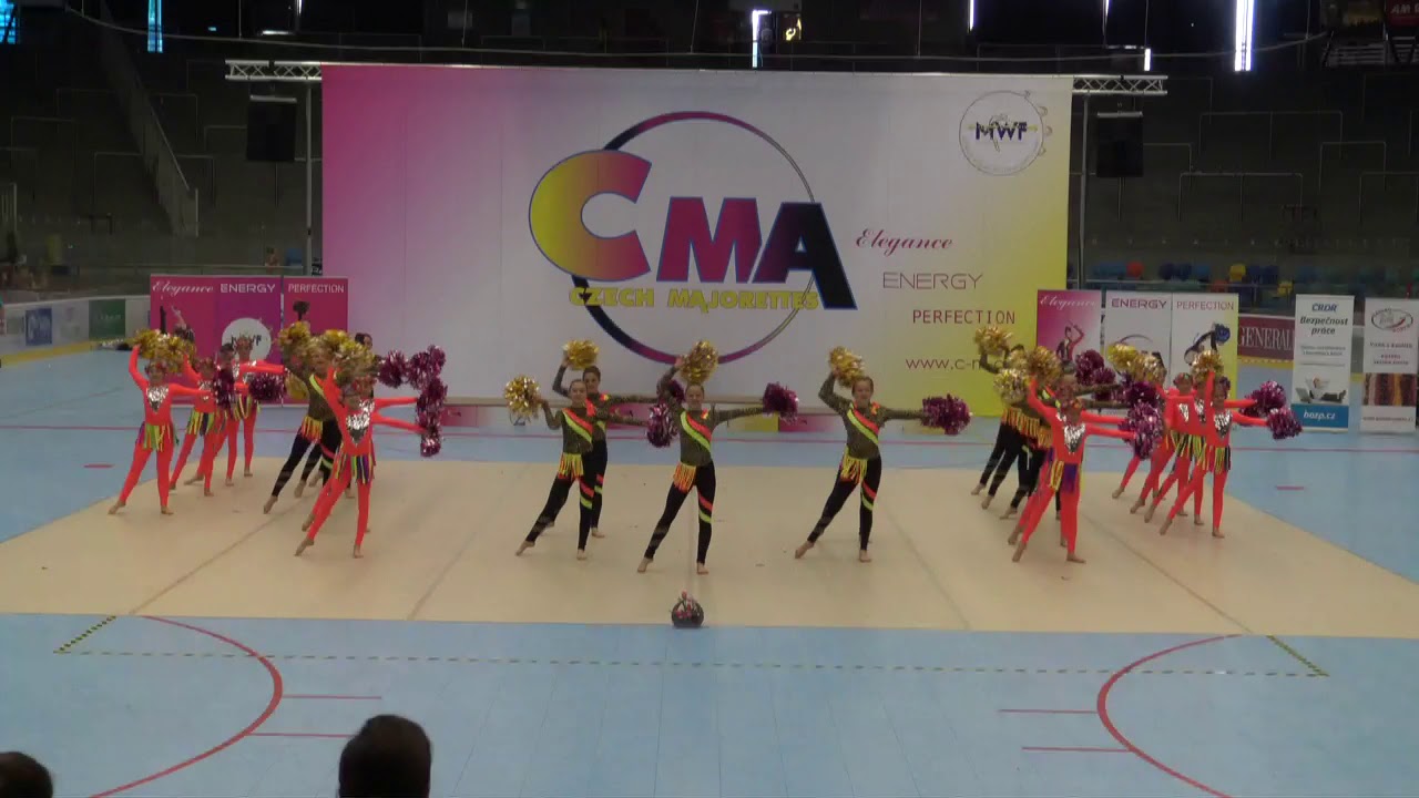 Finále MČR mažoretek CMA 2018 HK - pódio POM junior A-team 3 HK - 1.místo - mistryně ČR