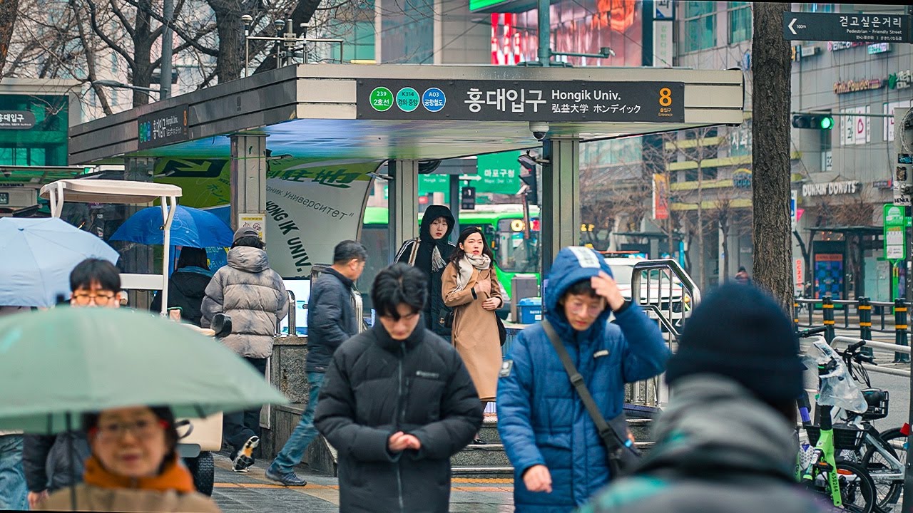 Snowy Morning Stroll in Hongdae 🌨️ Serenity Beyond the Nightlife | Korea Travel 4K HDR