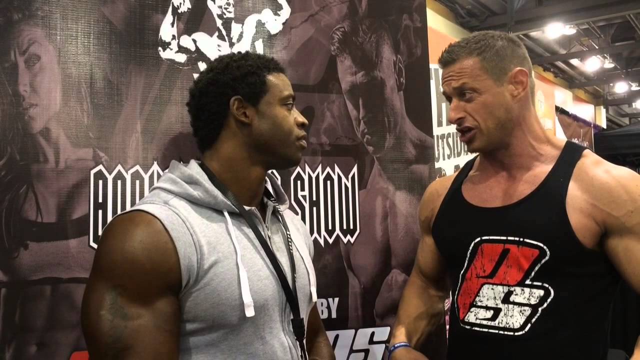 V Bodybuilding Show - IFBB Pro Breon Ansley interview and posing