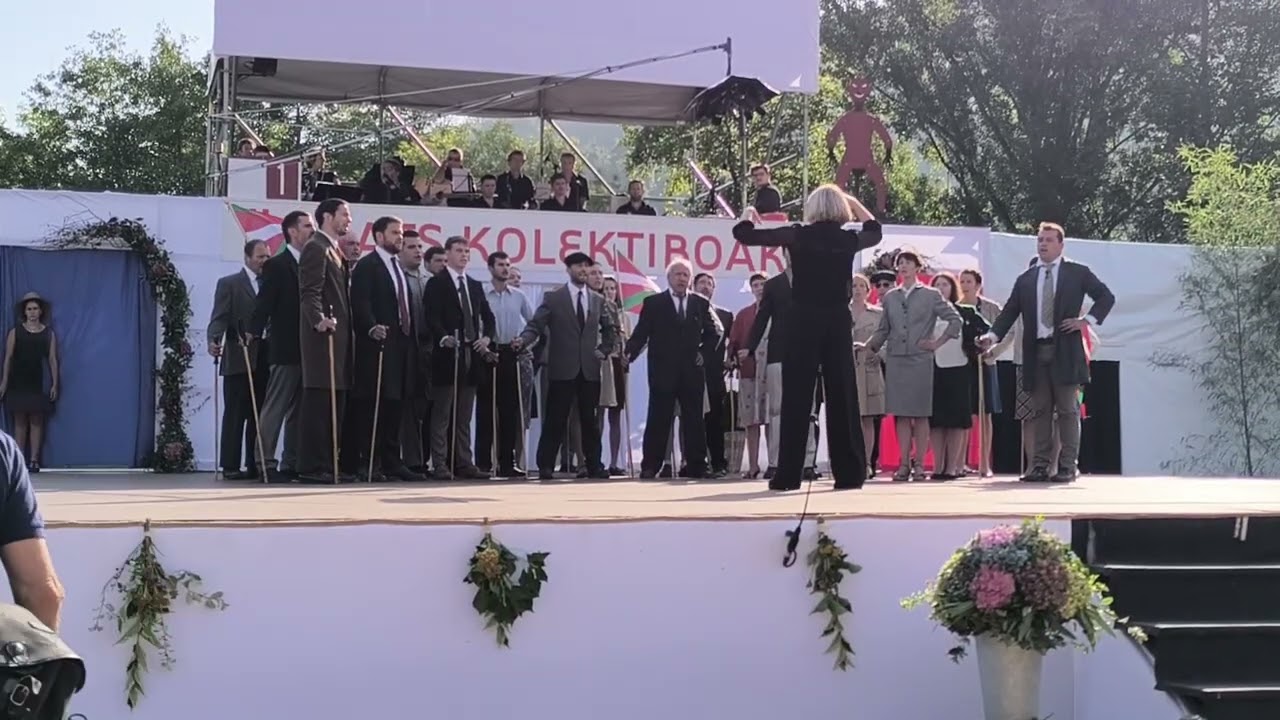 2/28 Gü gira euskadiko gazteri berria kantorea Ürrats Kolektiboak pastorala 2025 Barkoxe