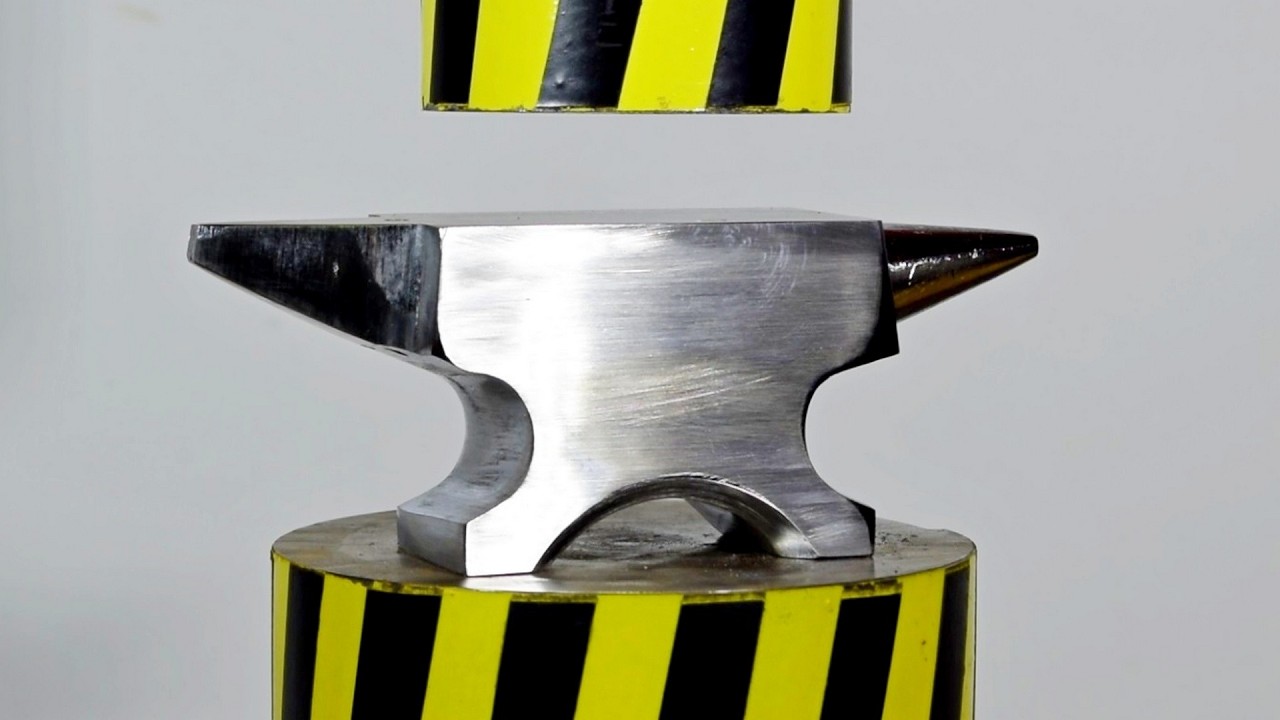 HYDRAULIC PRESS CRUSHES DURABLE OBJECTS