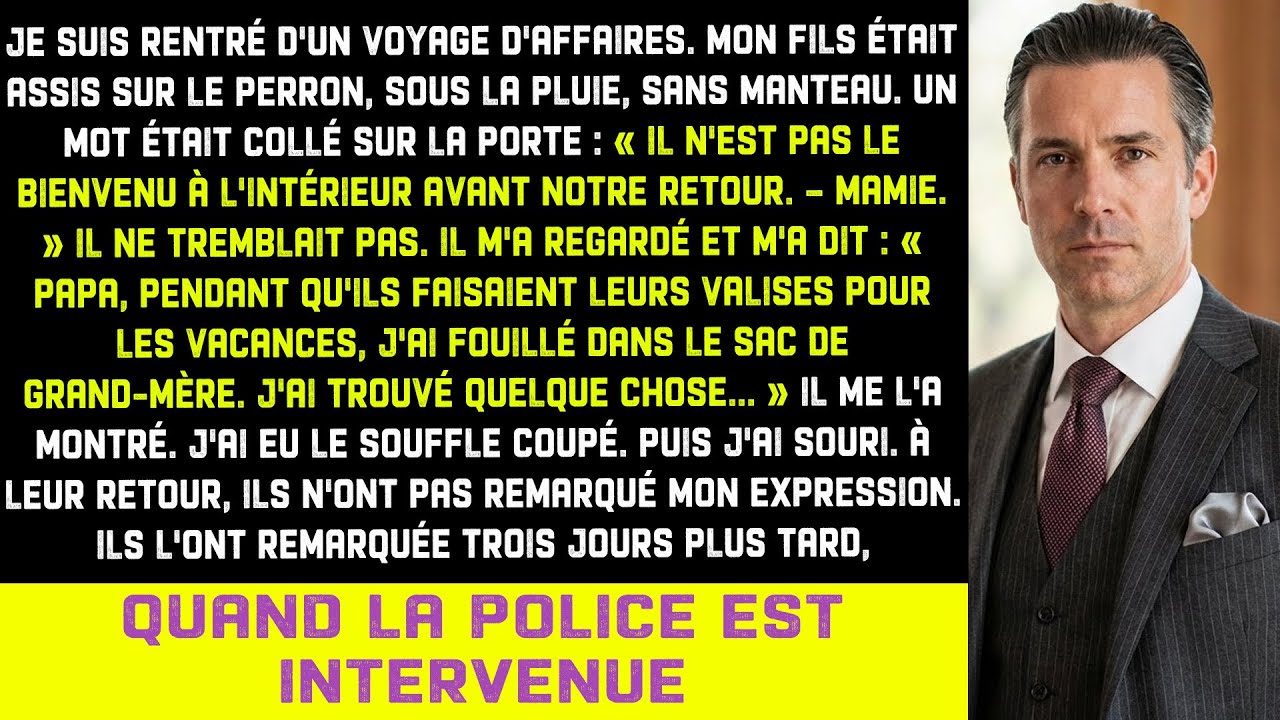 Fils assis sous la pluie. Note : « Pas bienvenu dedans. » Il m'a montré ce qu'il trouva dans son sac