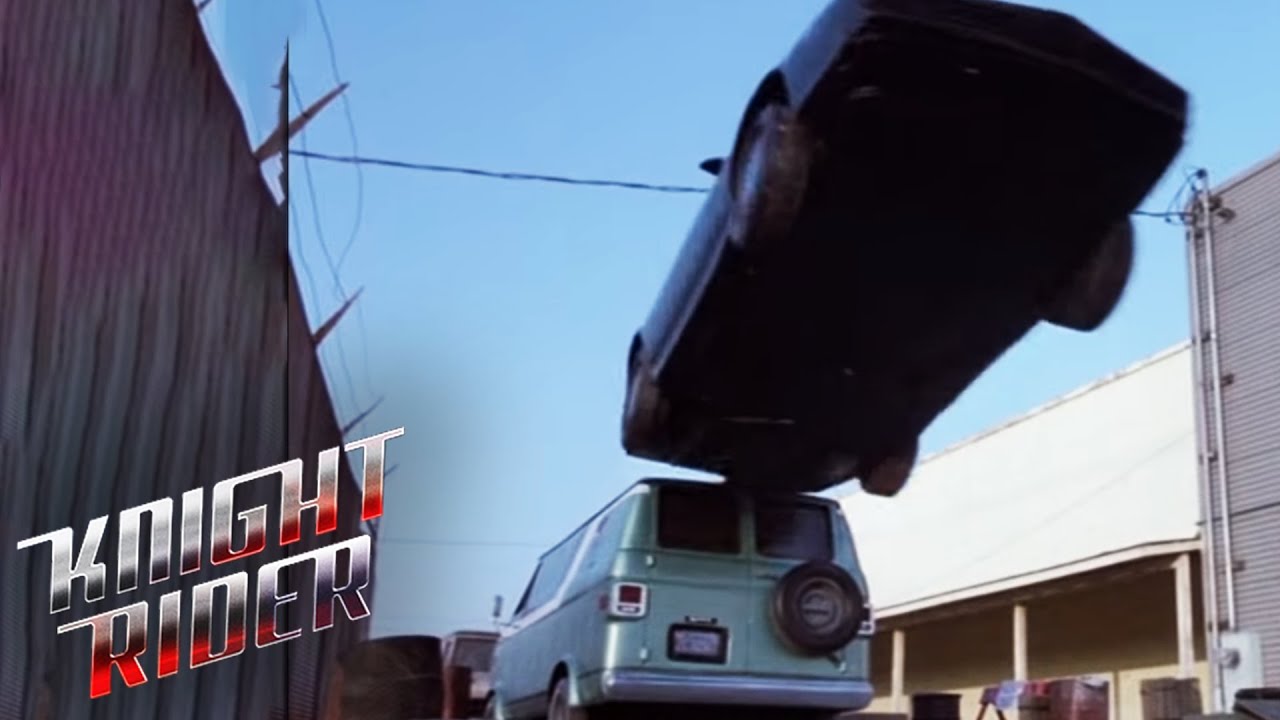 KITT Turbo Boosts Out Of Trouble | Knight Rider