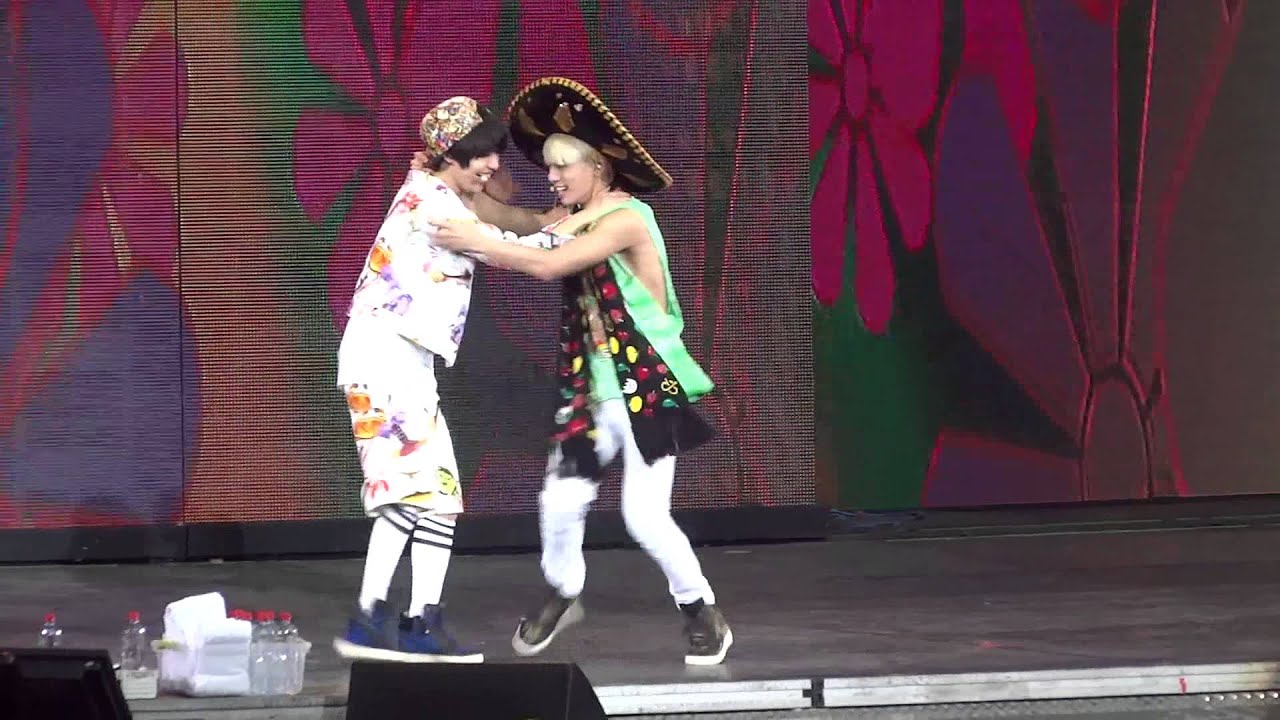 HD[FanCam] SHINee World in Chile - SHINee bailando 