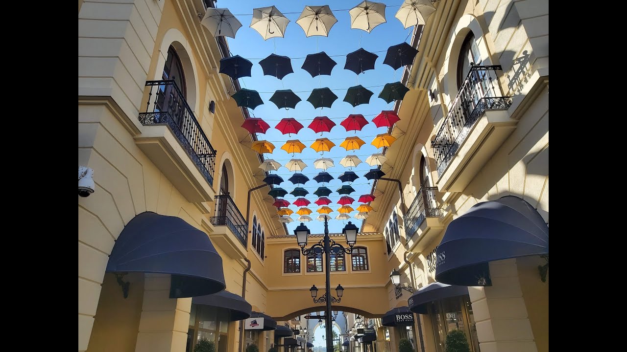 Plaza Mayor Outlet Malaga |GUESS, Stradivarius, Jack&Jones | تخفيضات حتى 50% في ملابس الشتاء