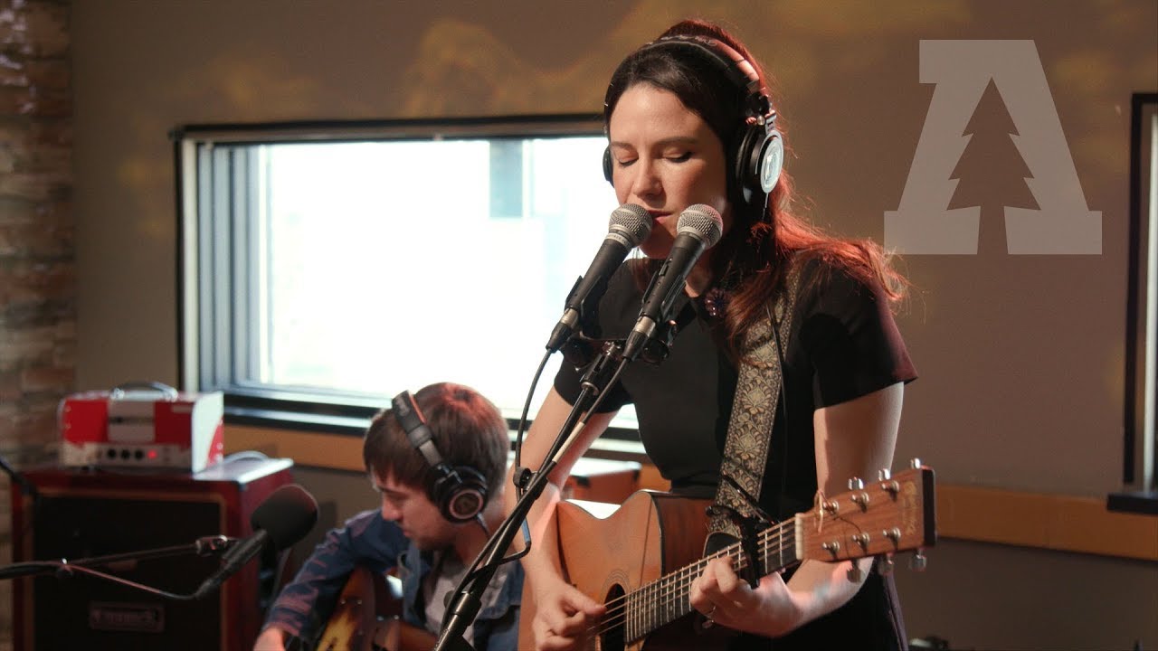 Chelsea Williams - Little Halo | Audiotree Live