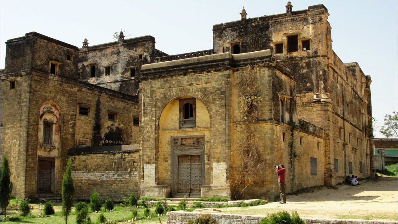 makarhi haveli biggest haunted haveli noshavelife #haveliv #shavelikeaman #shavelikeyourgrandpa