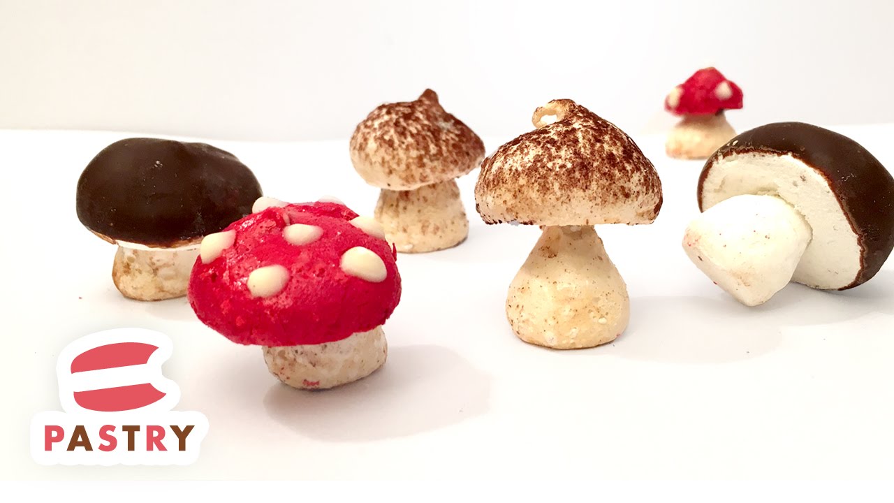 Chocolate & Meringue Mushroom for christmas cake or dessert - Easy Cake Decorations Ideas  02 -