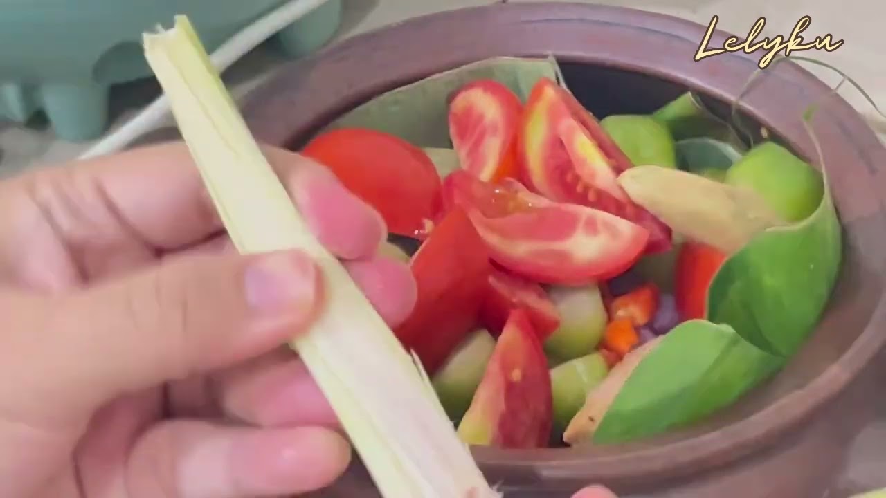 RESEP MUDAH GARANG ASEM AYAM MEMAKAI BELIMBING WULUH