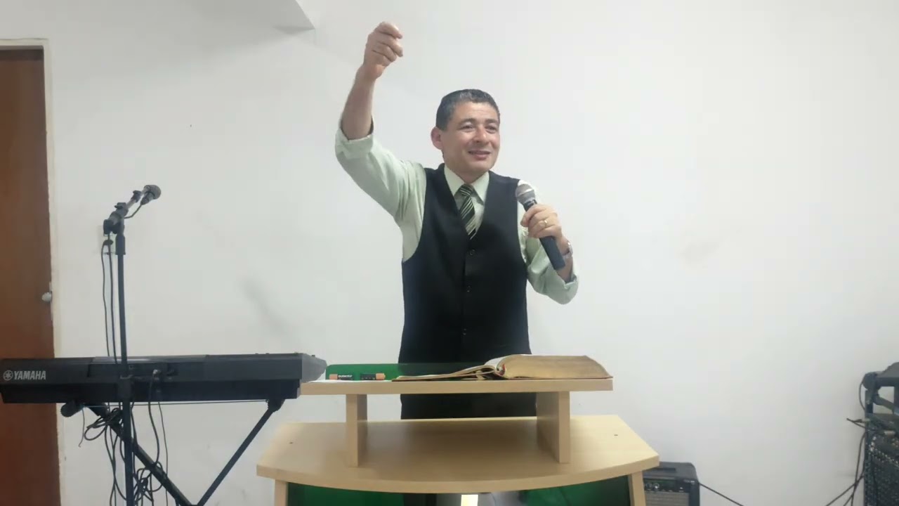 Qual o seu maior tesouro. Mt.6.19-21 - Pr. José Iramirton| 150226.