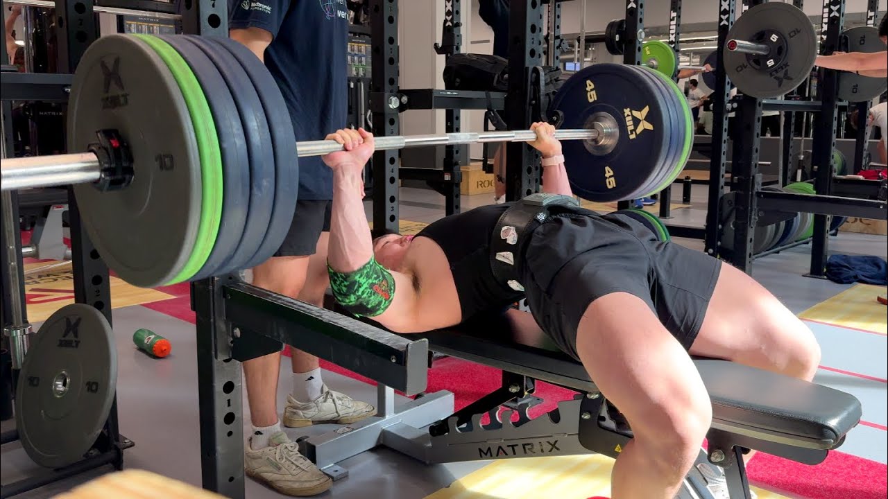 What I eat in a day to Ego Lift 385 on Bench Press in the Rec-Well center | FS25 Bench 2