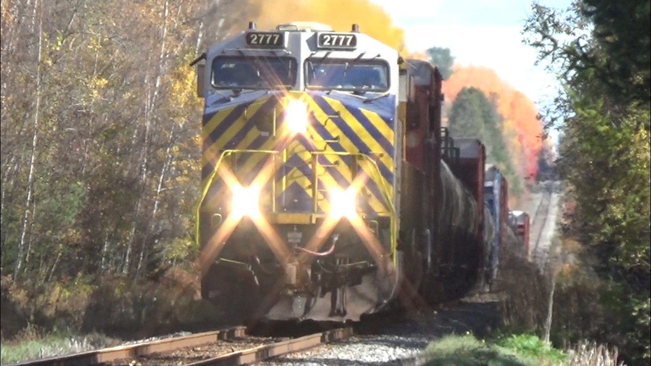 Nice Approach View! Short Freight Train CN 594 West Rolling thru Boundary Creek, NB
