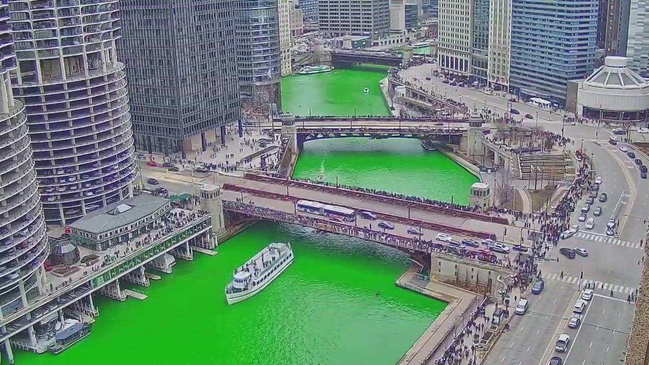 Timelapse of the dyeing of the Chicago River