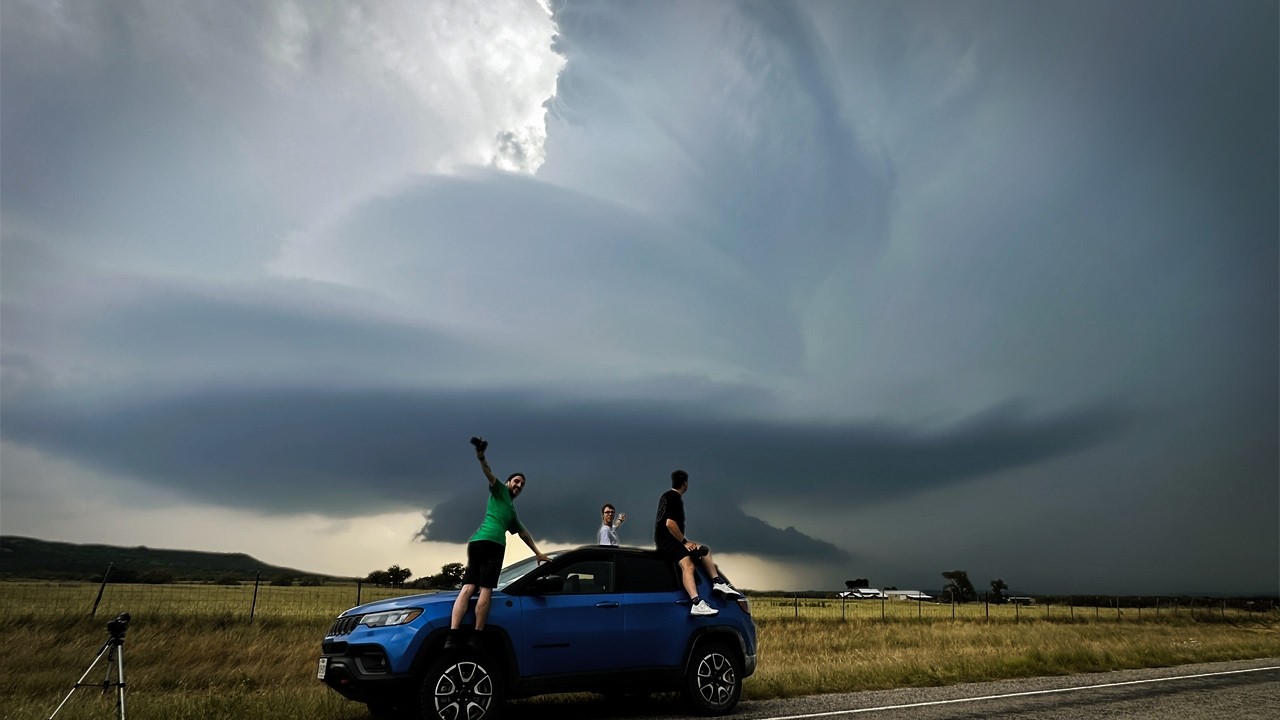 On n'avait JAMAIS VU un ORAGE comme ça 🌩️  (chasse aux orages) | Cody in Tornado Alley 3x01