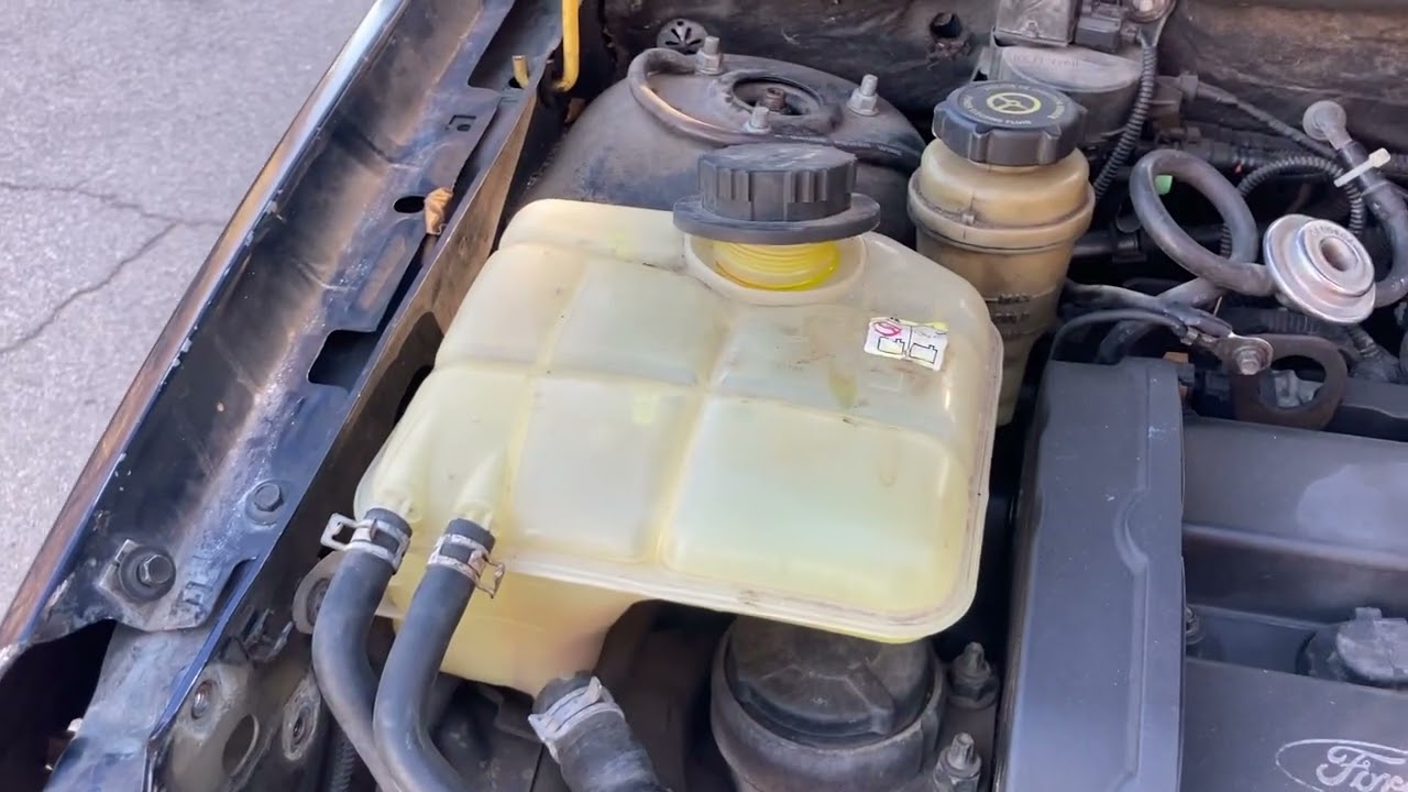 2002 Ford Focus Radiator Replacement Swap from the top.