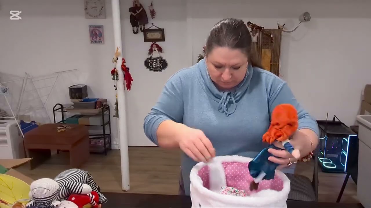 Вторая посылка отправляется в Германию. Дети будут довольны.