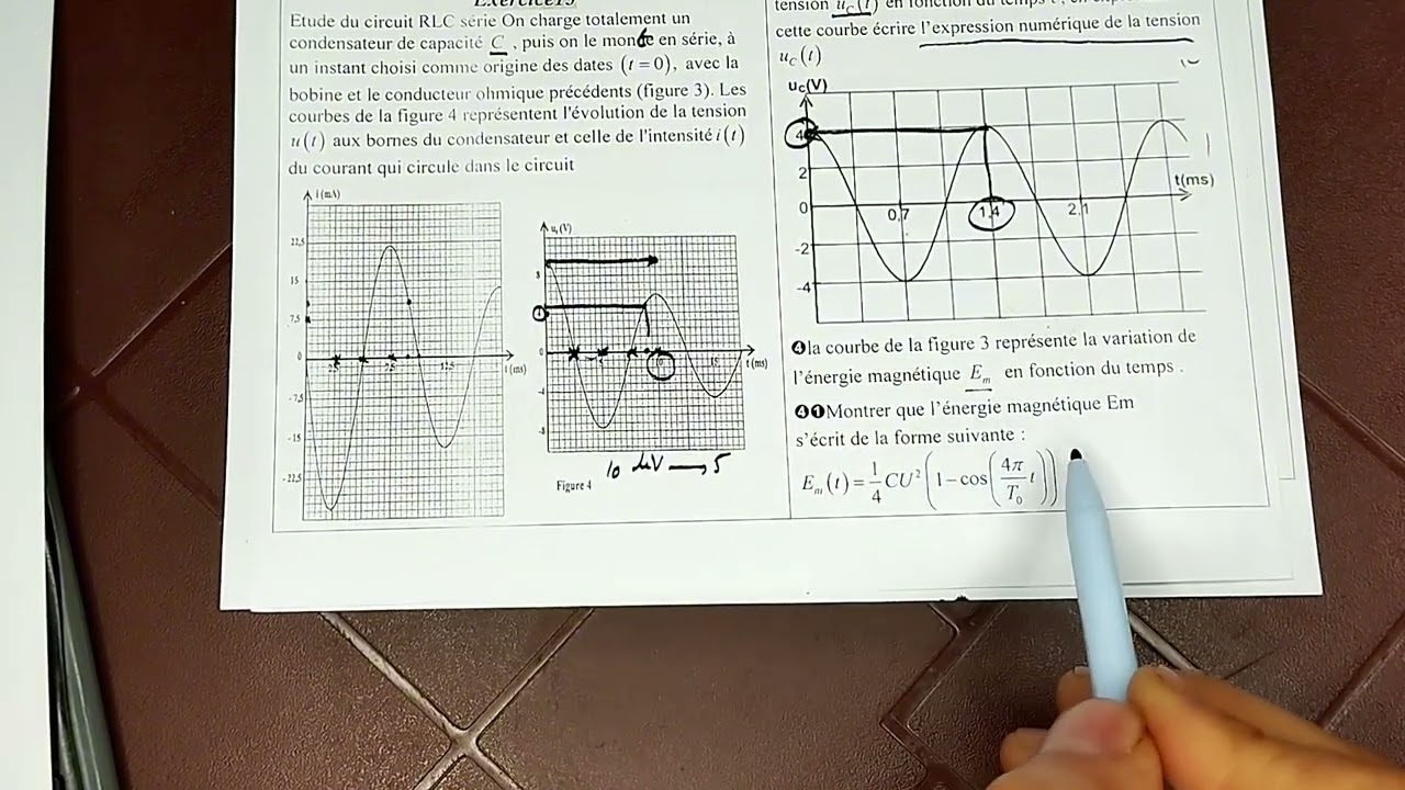 les oscillations libres dans un circuit RLC serie -2BAC SM PC - Exercice 14 -Serie N1