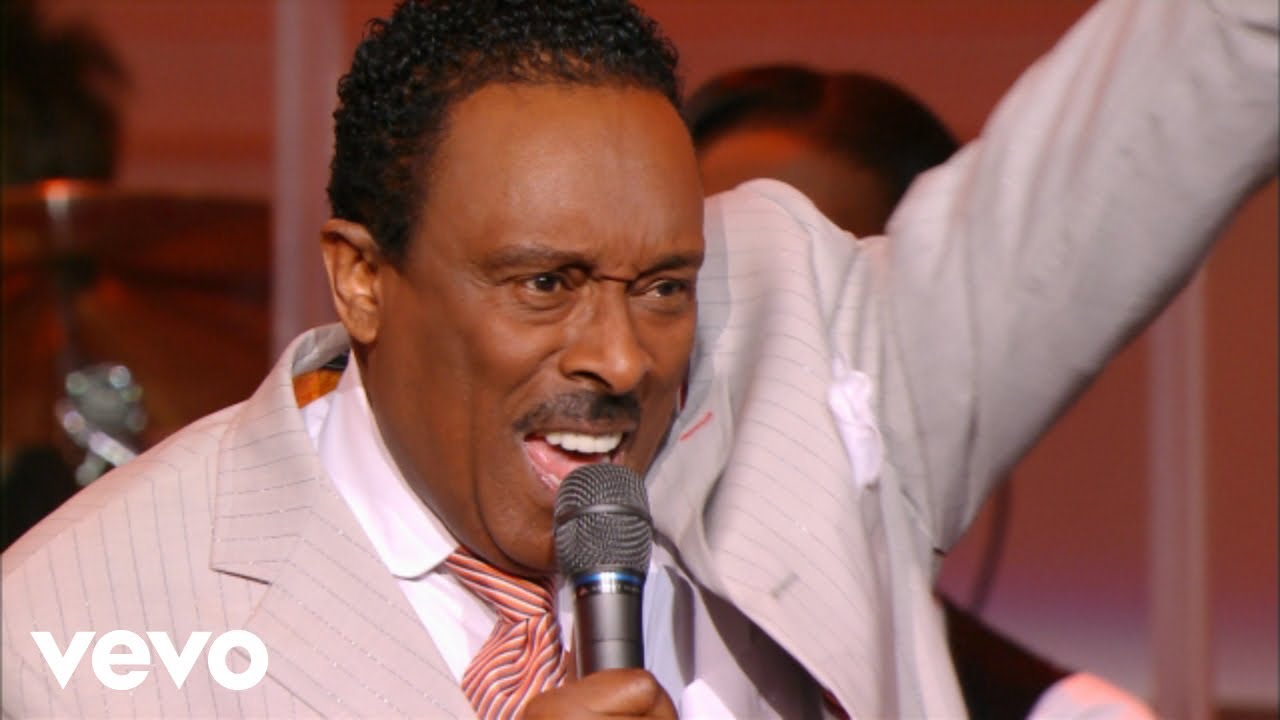 Bill & Gloria Gaither - Operator [Live] ft. Jessy Dixon