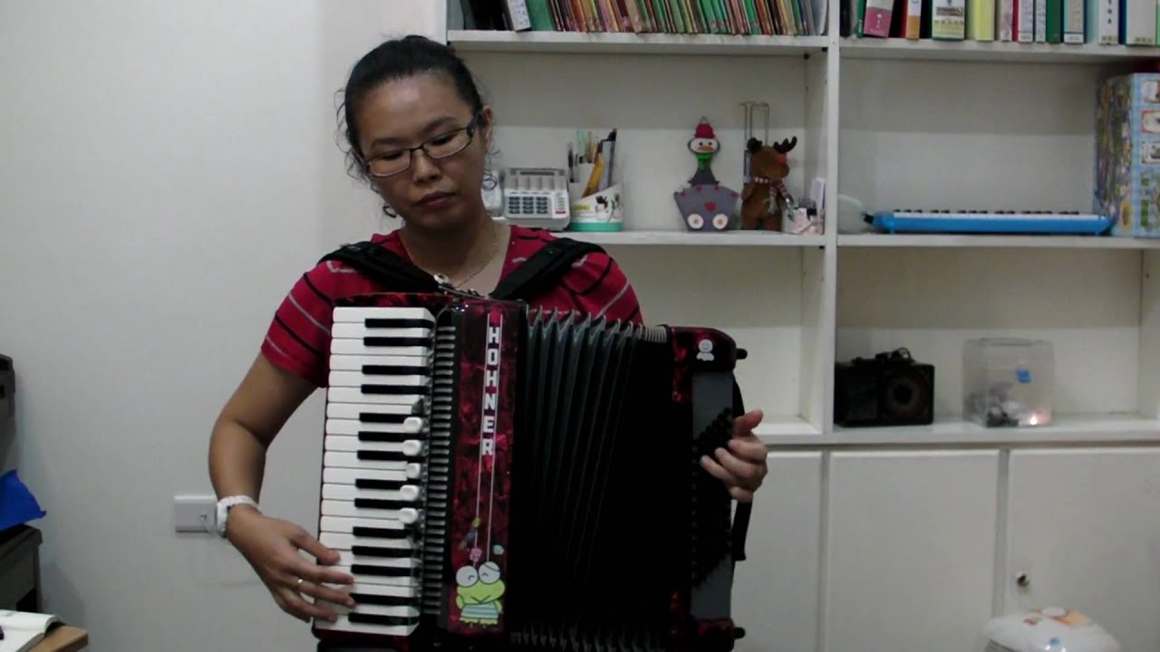 上海賣花姑娘  ｛ 上海の花売娘｝手風琴演奏 (Accordion )-