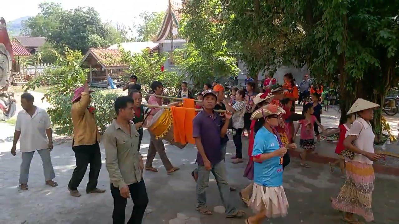 พิทีแร่ในงานบุนบั้งไฟ(ปะเทดลาว)