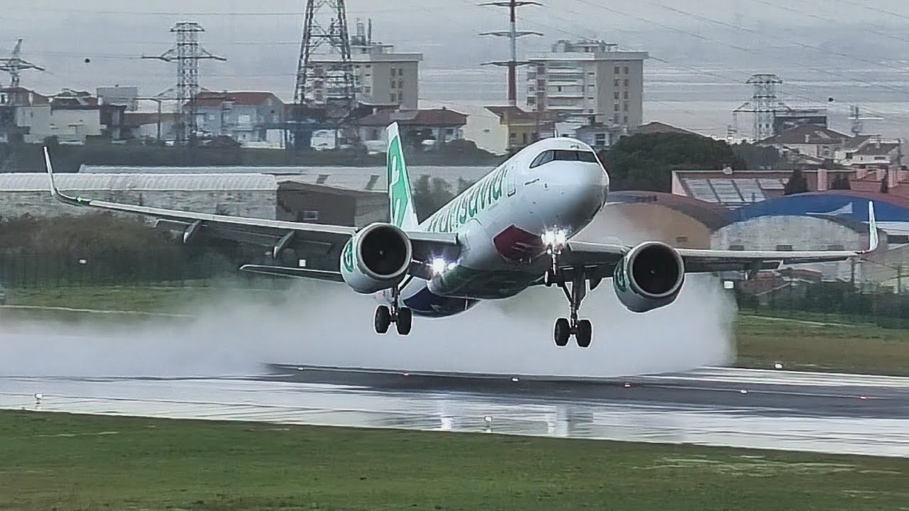 Безумный уход на второй круг в Лиссабоне! Самолет Transavia A320neo борется с ветром.