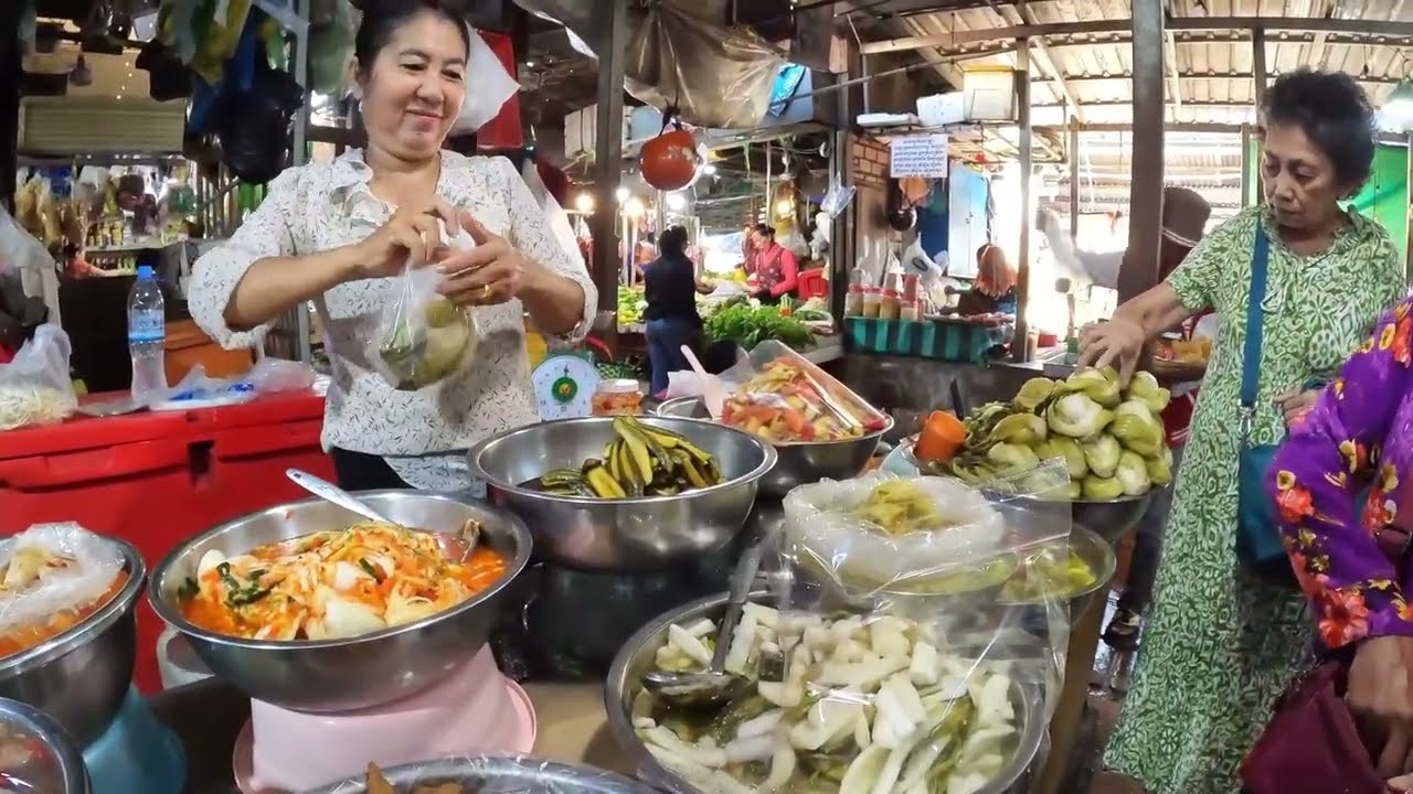 Fresh Fruits, Chicken, Fish, Pork, Vegetables & More @PhnomPenh Food Market Tour 2025